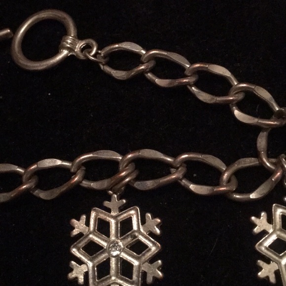 Silvertone Snowflake charm toggle bracelet - Picture 4 of 5